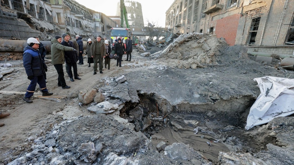 Russia resumes large-scale Ukraine strikes in freezing weather